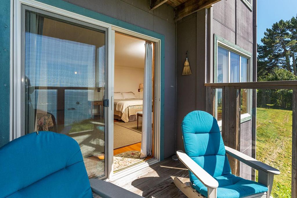 Turtle Rocks Oceanfront Inn Тринидад Экстерьер фото