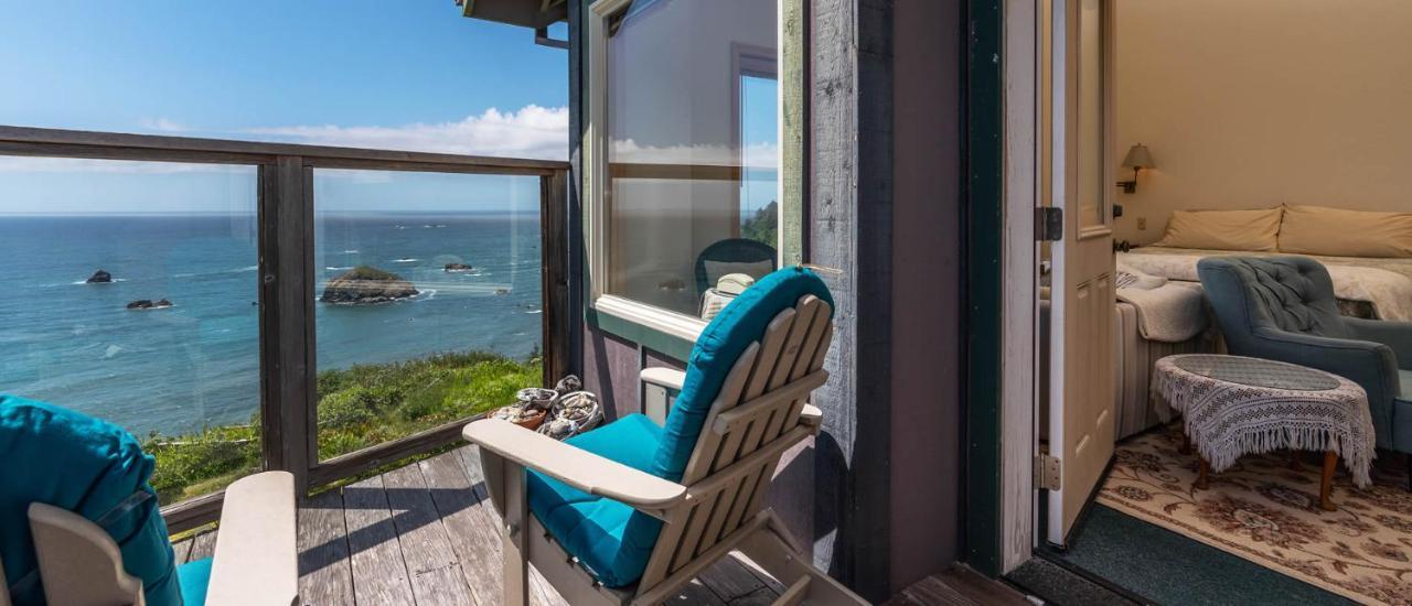 Turtle Rocks Oceanfront Inn Тринидад Экстерьер фото