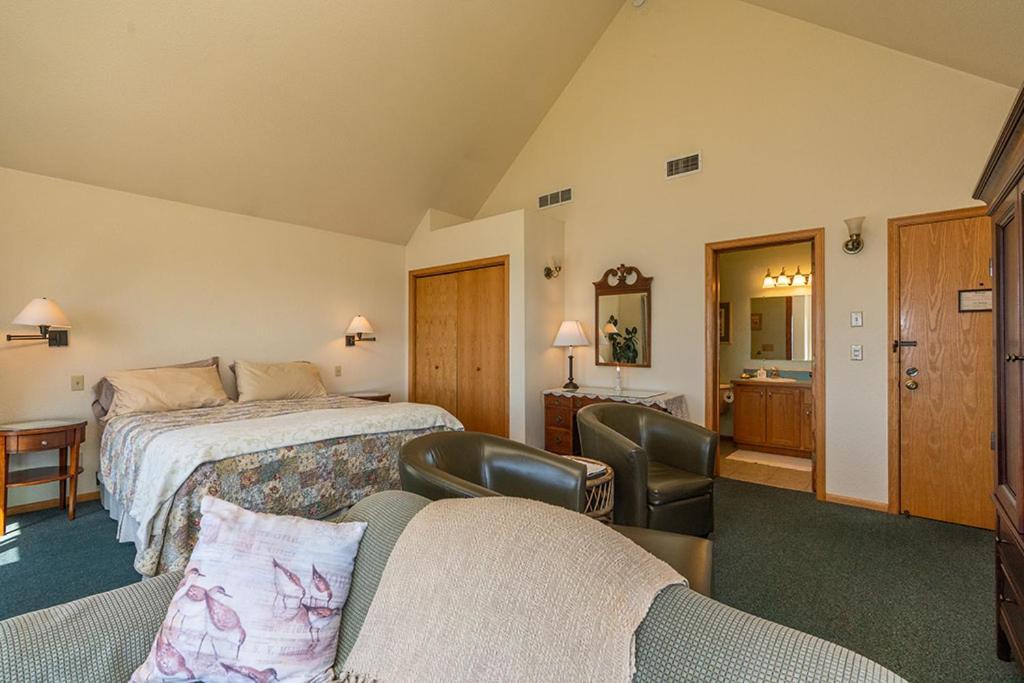 Turtle Rocks Oceanfront Inn Тринидад Экстерьер фото