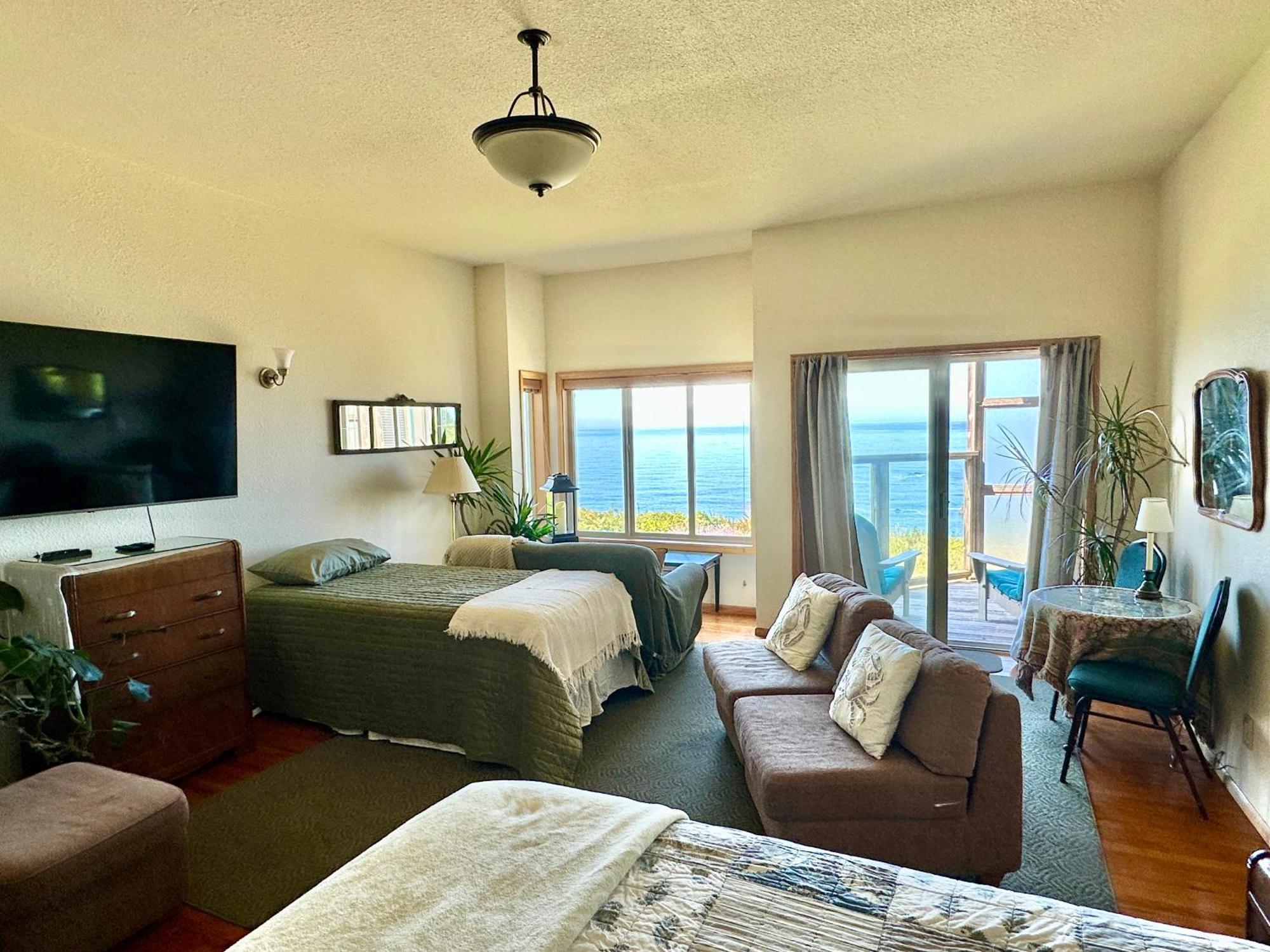Turtle Rocks Oceanfront Inn Тринидад Экстерьер фото