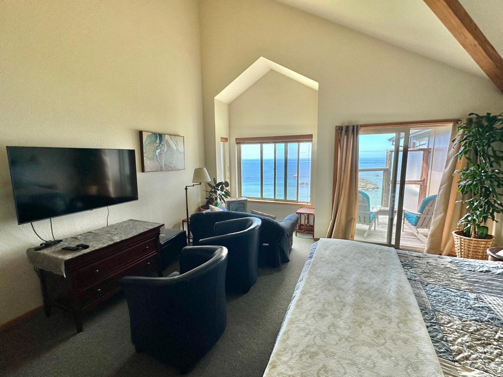 Turtle Rocks Oceanfront Inn Тринидад Экстерьер фото
