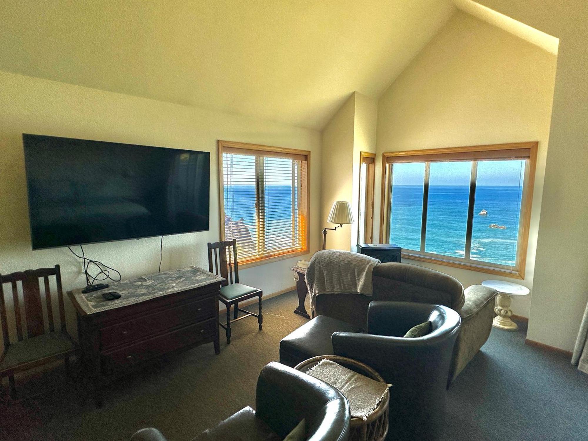 Turtle Rocks Oceanfront Inn Тринидад Экстерьер фото